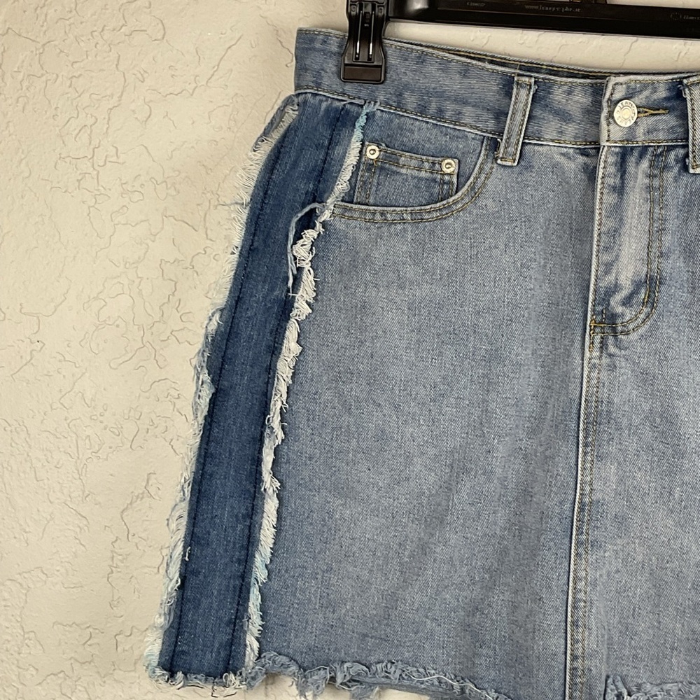 Chelsea & Violet Blue Colorblock Denim Jean Mini Skirt Sz Medium - Picture 5 of 6